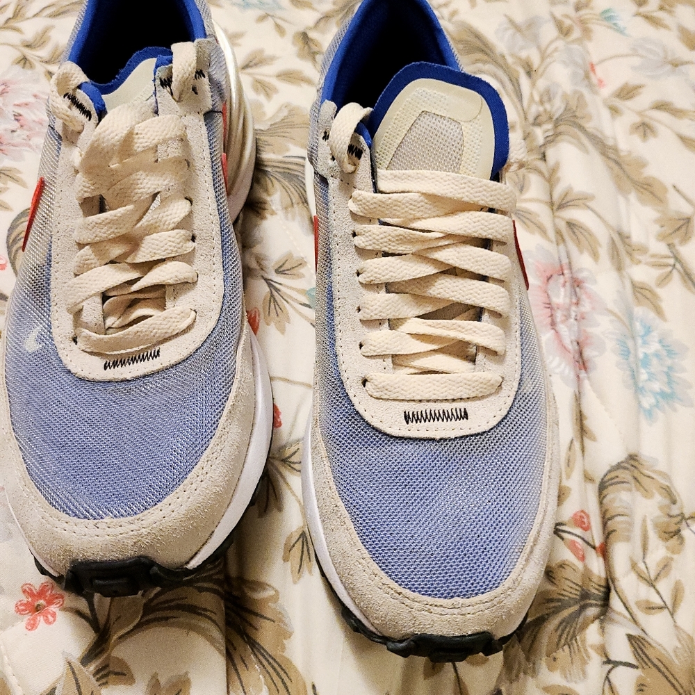 Nike shoes - Picture 3 of 6